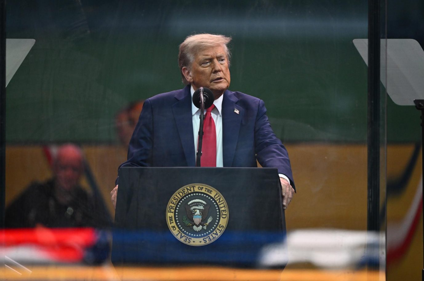 Trump dice estar convencido de que España acabará dedicando el 5 % de su PIB a defensa