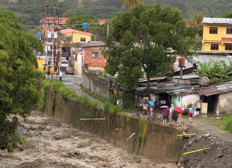 Fuertes lluvias causaron anegaciones en viviendas de Boconó (fotos)