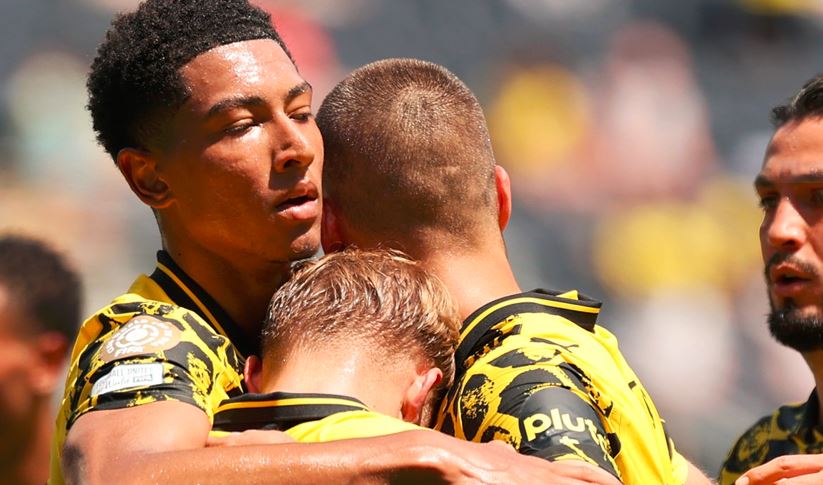 Borussia Dortmund se aseguró el primer lugar de su grupo para clasificar a octavos