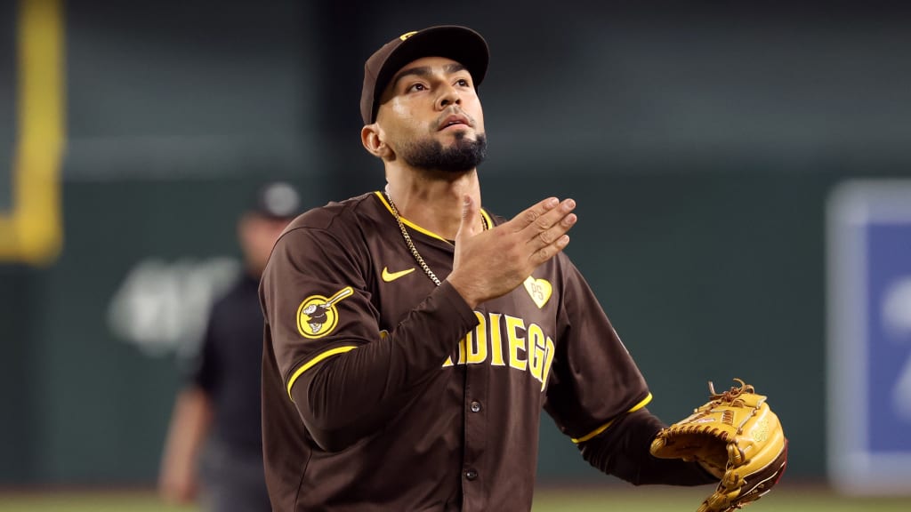 Venezolano Robert Suárez cumplirá suspensión reducida tras pelotazo a Shohei Ohtani
