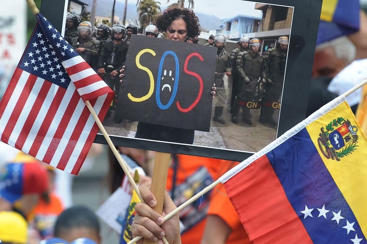 Instan a venezolanos con TPS a registrarse en demanda colectiva clave para futuro migratorio en EEUU