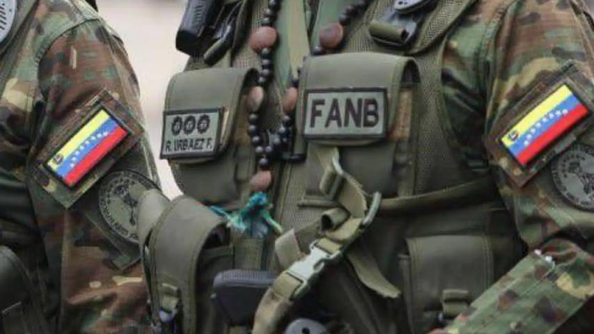 Fanb prohibió el uso de WhatsApp e Instagram a militares por falta de "madurez profesional"